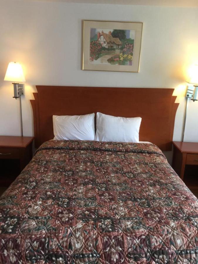 Moon Mist Motel Meade Екстер'єр фото